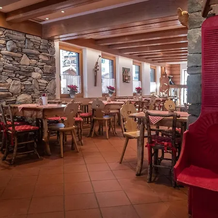 Post Ristorante Tyrol Moena
