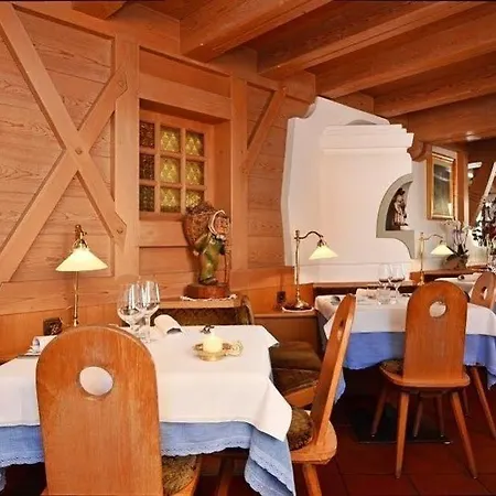 Post Ristorante Tyrol Moena