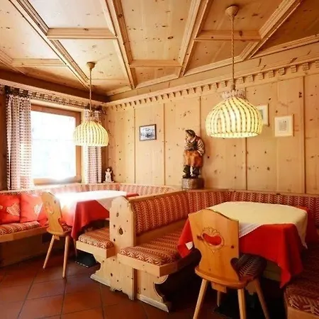 Hotel Post Ristorante Tyrol