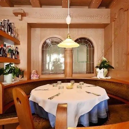 Post Ristorante Tyrol Hotel Moena